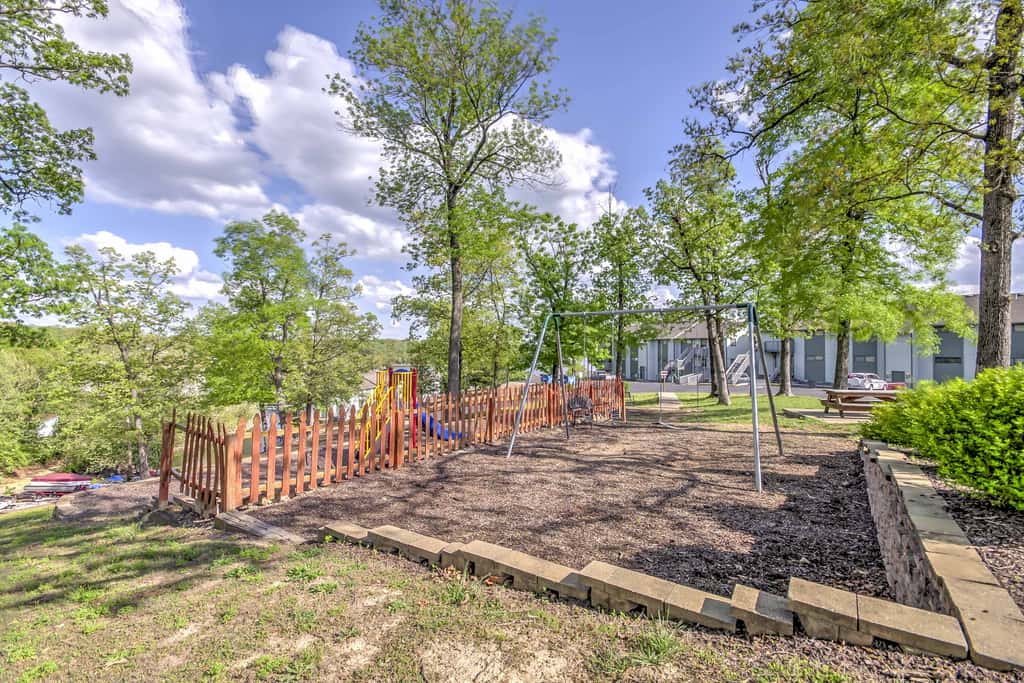 Village of Four Seasons Lake Condo w/ Pool Access!