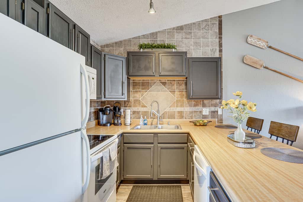 Village of Four Seasons Lake Condo w/ Pool Access!