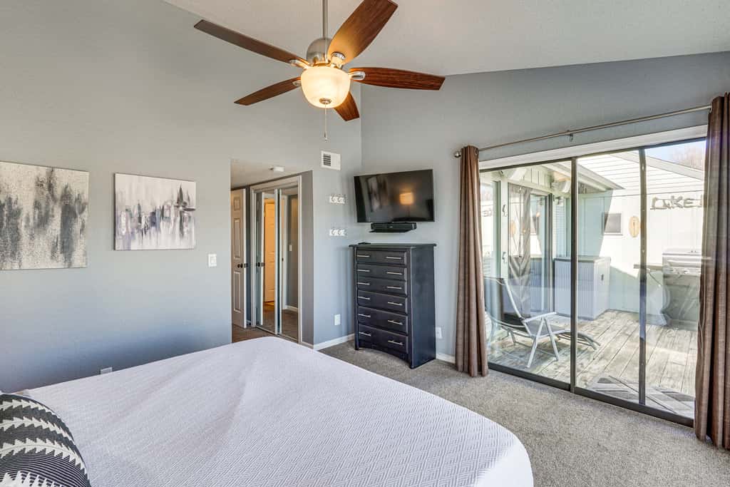 Village of Four Seasons Lake Condo w/ Pool Access!