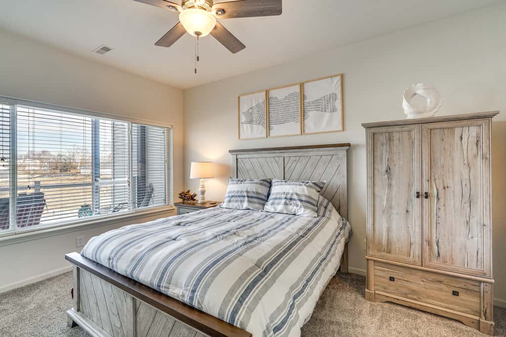 Lake Ozark Condo w/ Water Views & Pool Access!