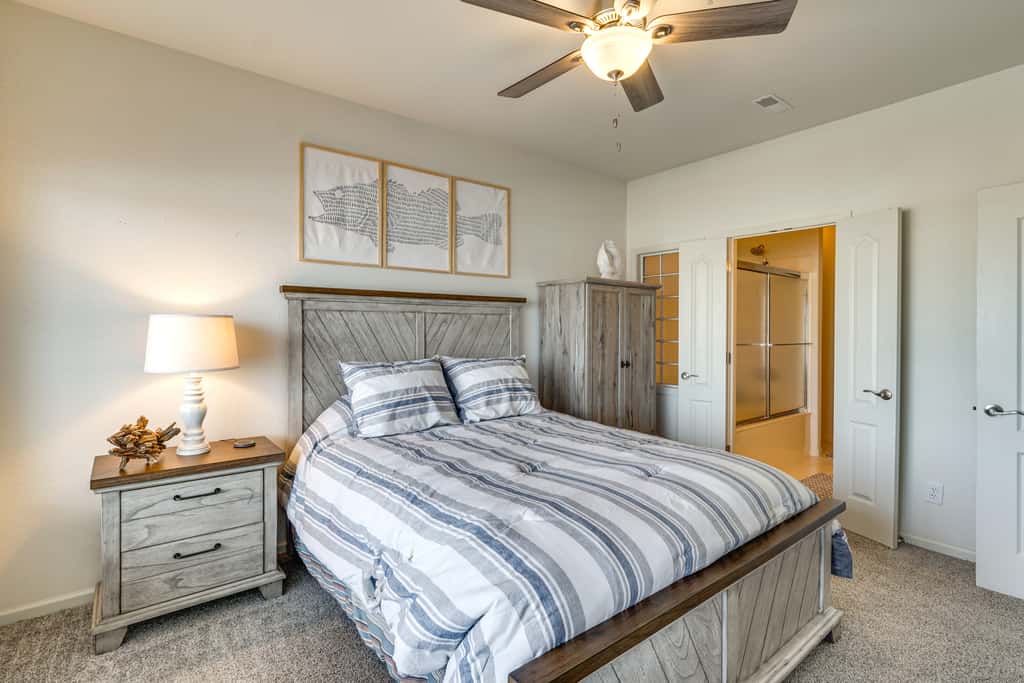 Lake Ozark Condo w/ Water Views & Pool Access!