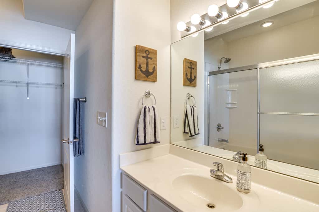 Lake Ozark Condo w/ Water Views & Pool Access!