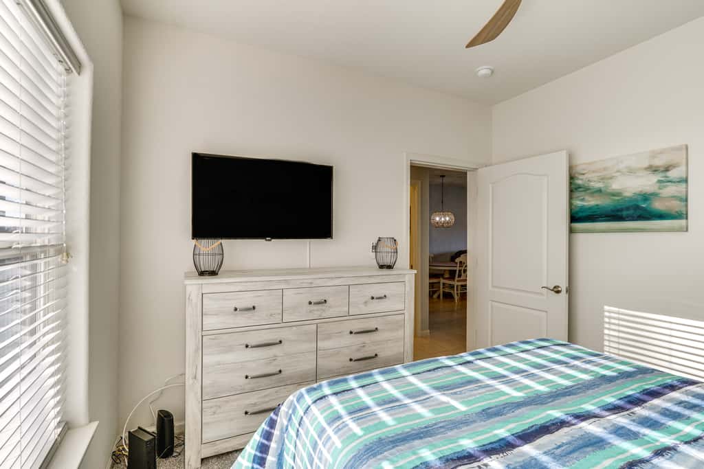 Lake Ozark Condo w/ Water Views & Pool Access!