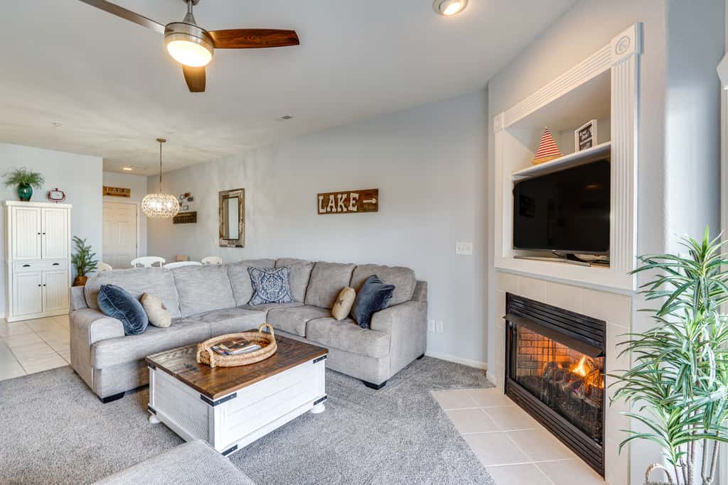 Lake Ozark Condo w/ Water Views & Pool Access!