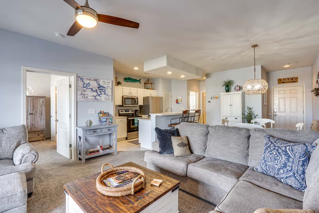 Lake Ozark Condo w/ Water Views & Pool Access!
