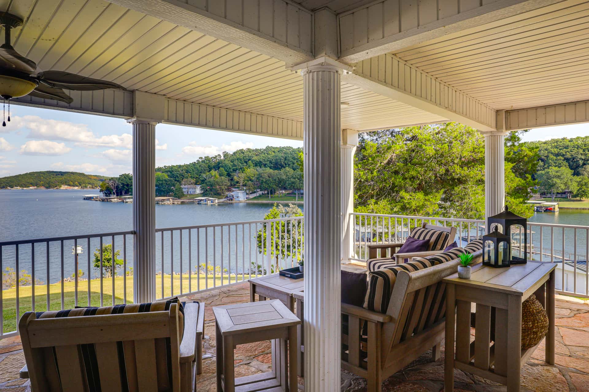 Private Dock &amp; Ozarks Shoreline: 5BR Lake House