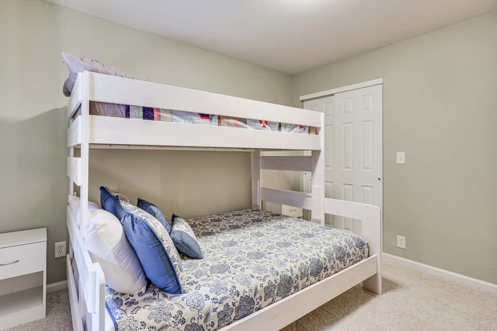 Lake of The Ozarks Condo w/ Pool in Camdenton