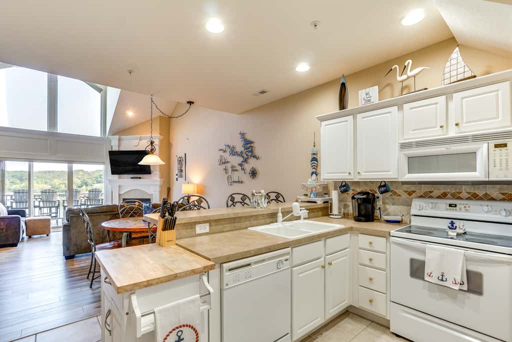 Lakefront Camdenton Condo Near Ha Ha Tonka
