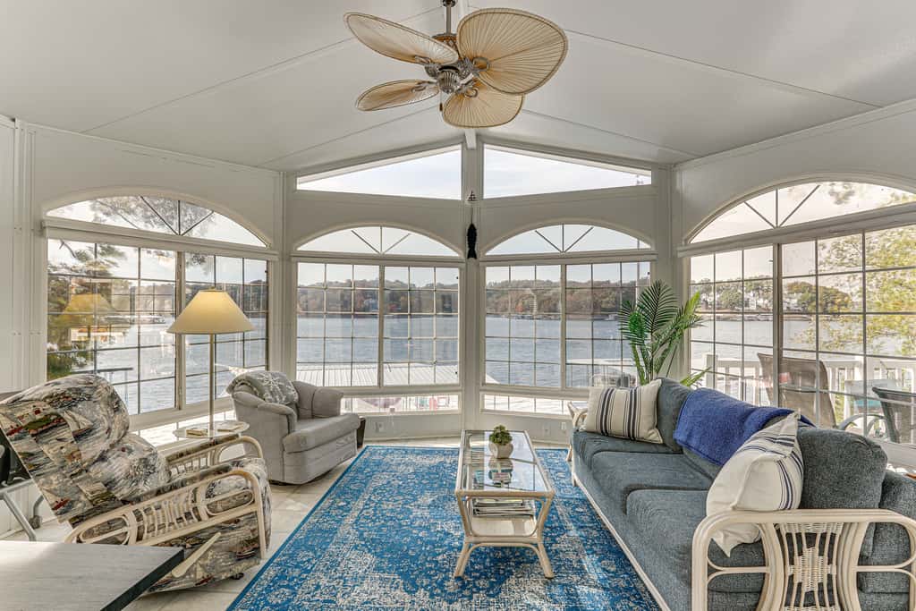Fireplace, Deck & Grill: Lake Ozark Family Retreat