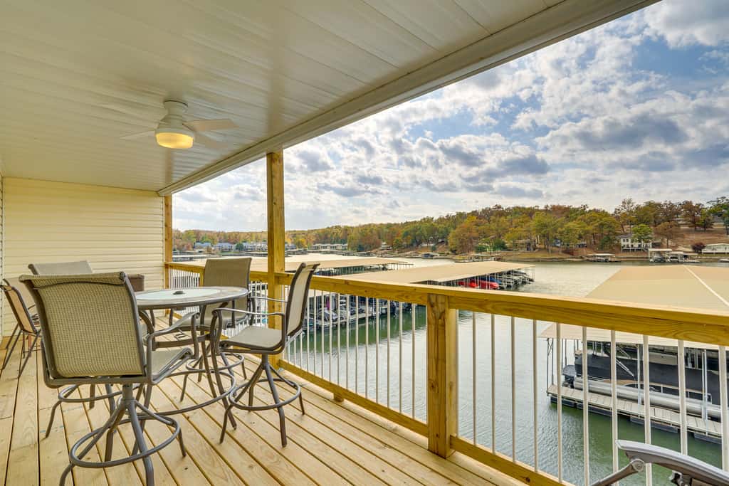 Lakefront Osage Beach Condo w/ Water-View Balcony!
