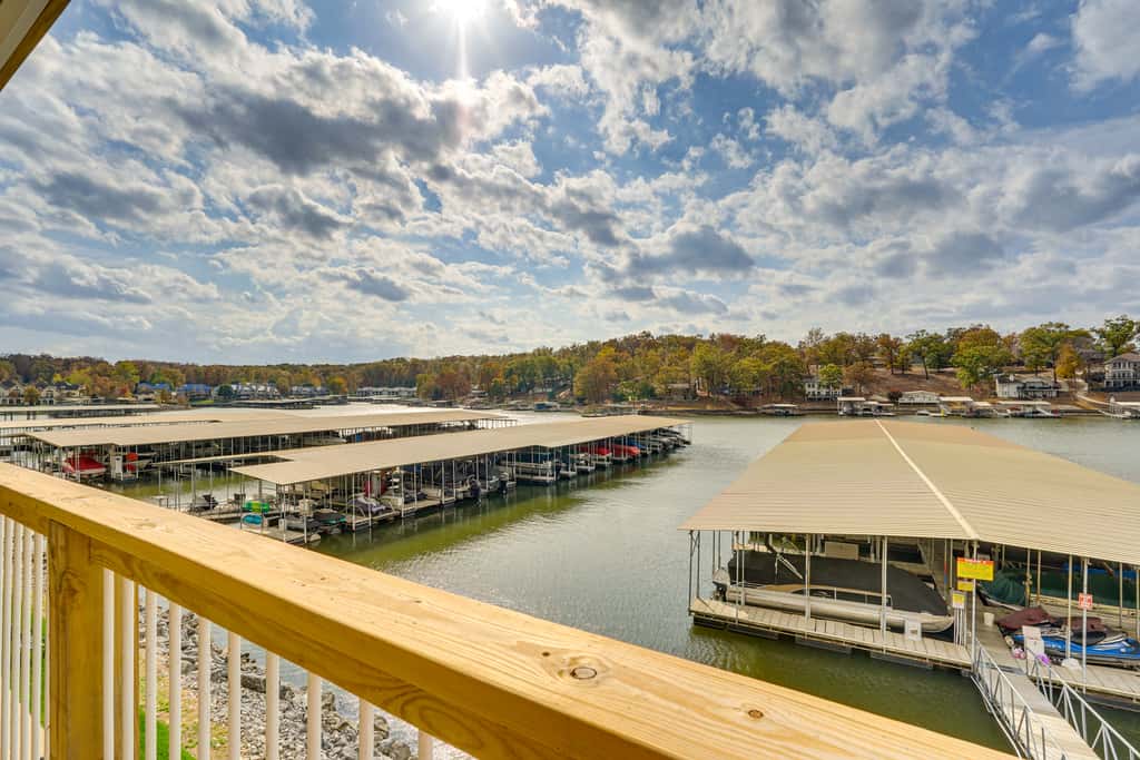 Lakefront Osage Beach Condo w/ Water-View Balcony!