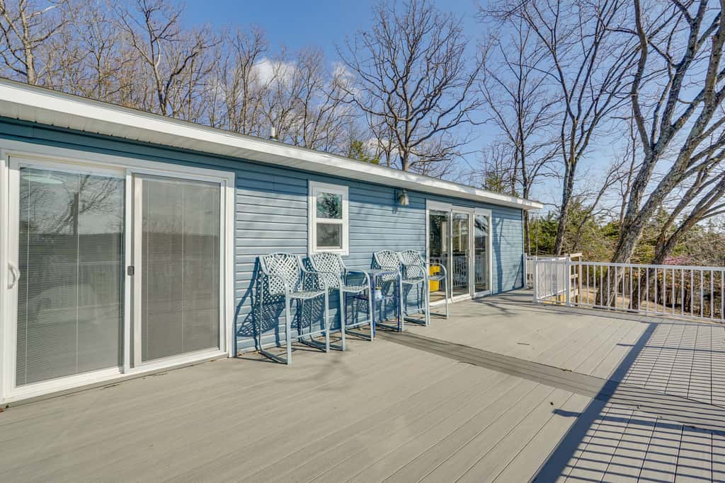 3 Mi to the Lake: Rocky Mount Home w/ Water Views!