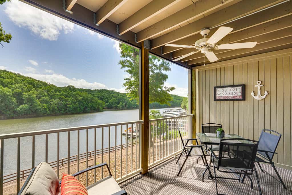 Lake & Pool Access: Lazy Days Condo w/ Balcony!