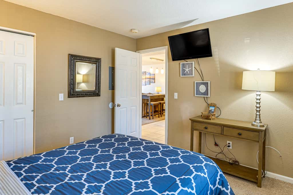 Pool Access, Steps to Beach: Scenic Ozarks Retreat