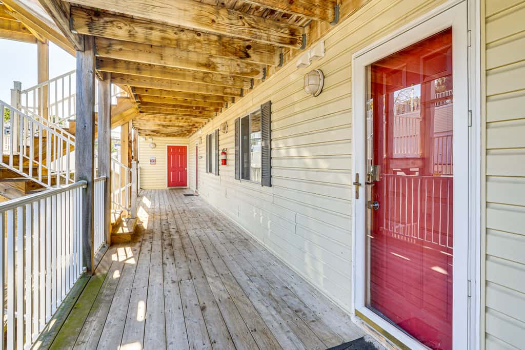 Pool Access, Steps to Beach: Scenic Ozarks Retreat