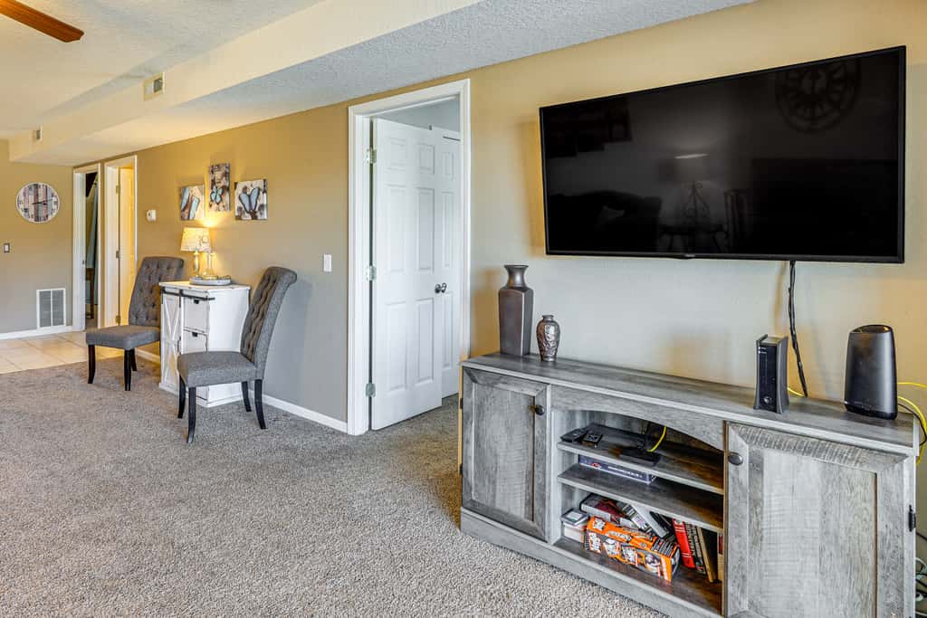 Pool Access, Steps to Beach: Scenic Ozarks Retreat