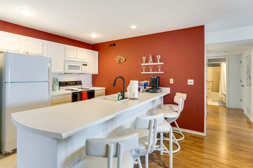 Main Channel View! Condo w/ Dock & Pool Access