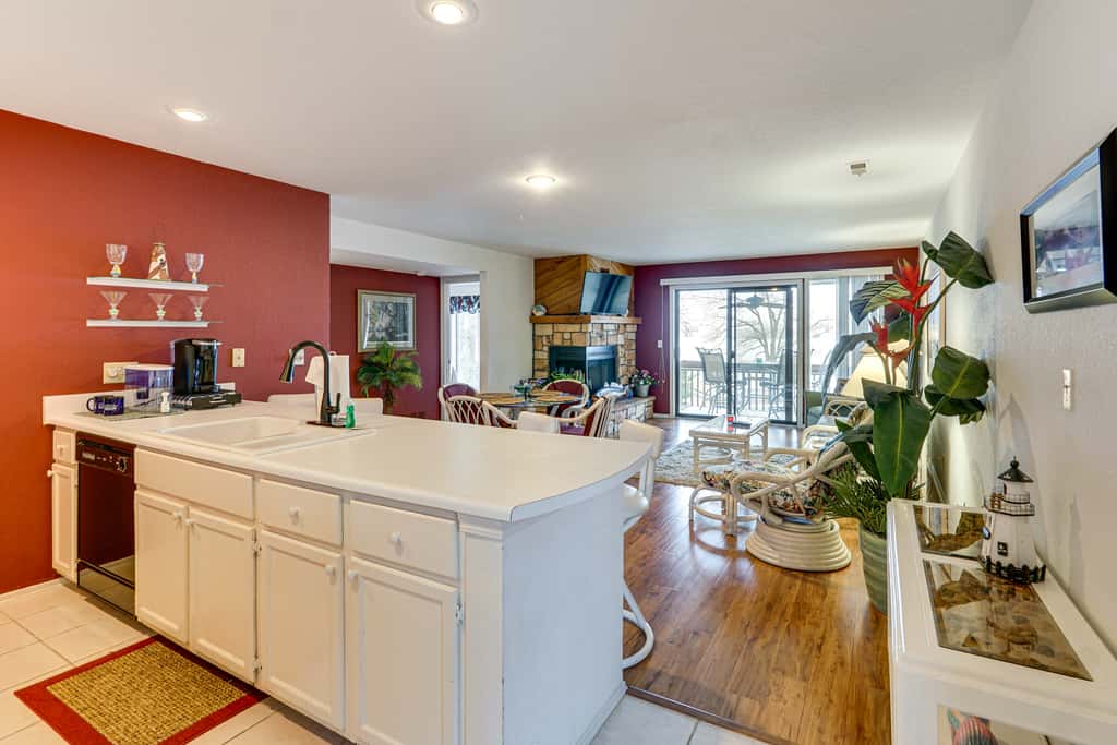Main Channel View! Condo w/ Dock & Pool Access