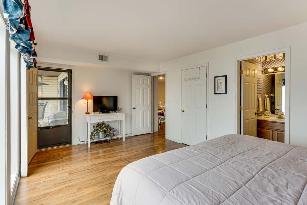 Main Channel View! Condo w/ Dock & Pool Access