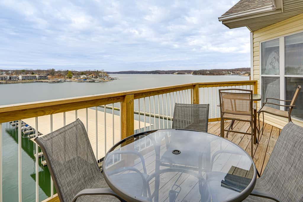 Pool & Beach Access: Lake of the Ozarks Condo