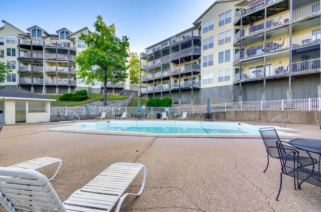 Pool & Beach Access: Lake of the Ozarks Condo
