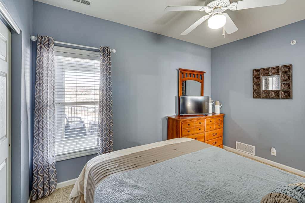 Lake View + Pool Access: Waterfront Ozark Escape!