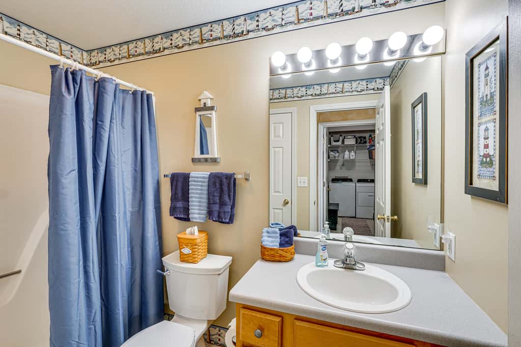 Lake View + Pool Access: Waterfront Ozark Escape!