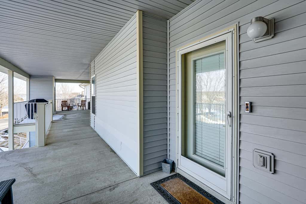 Lake View + Pool Access: Waterfront Ozark Escape!