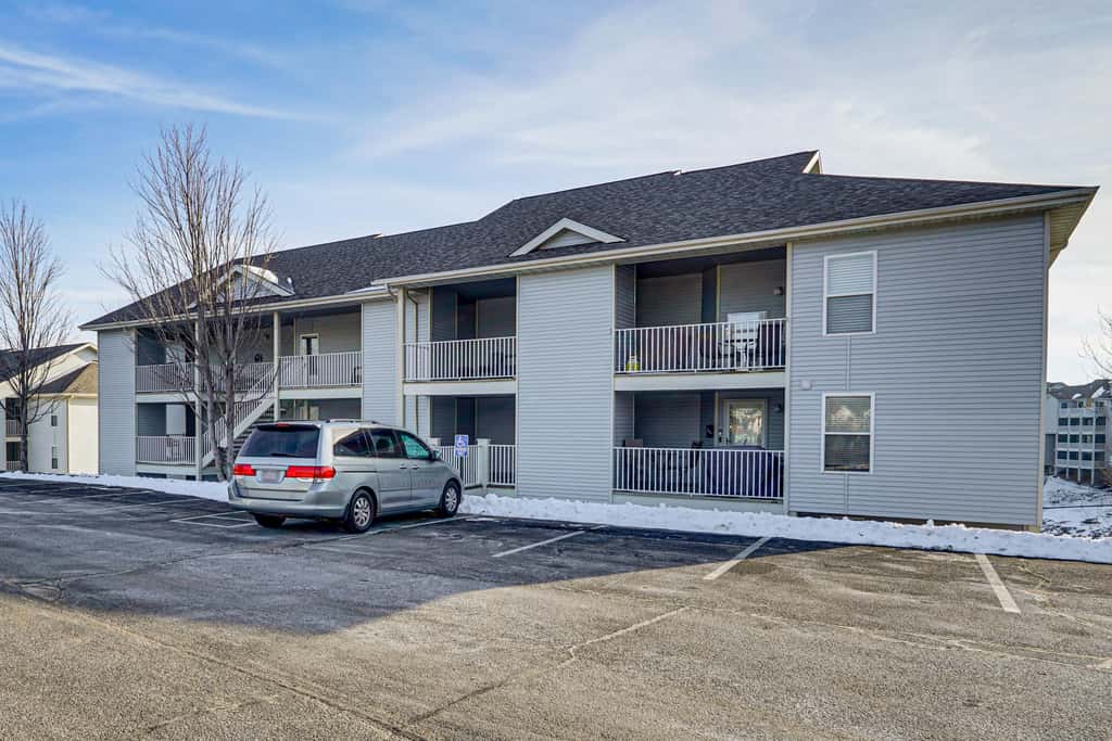 Lake View + Pool Access: Waterfront Ozark Escape!