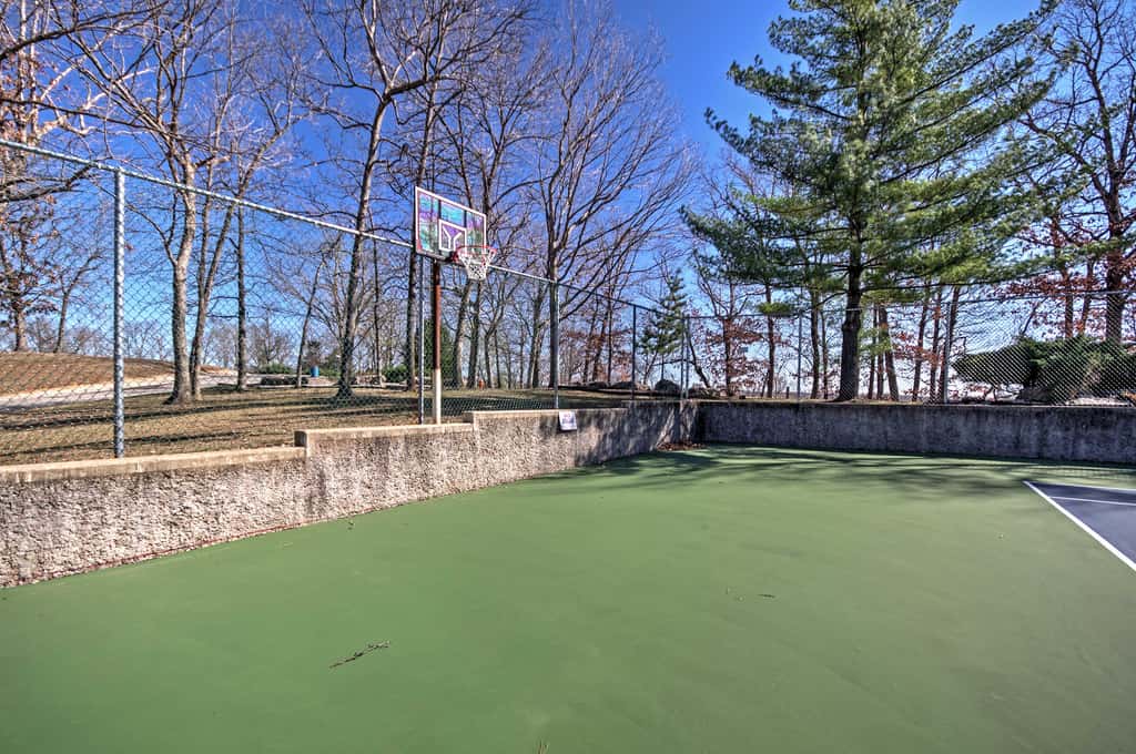 Lake View + Pool Access: Waterfront Ozark Escape!