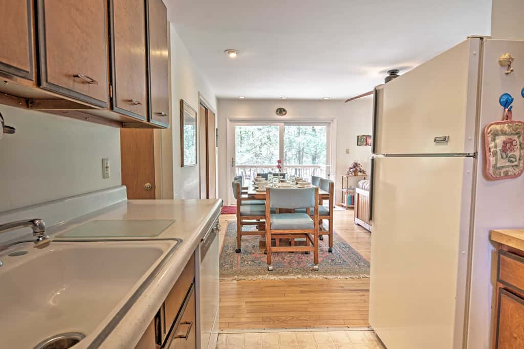 Creekside Arrowhead Lake House w/ Dock & Canoe!