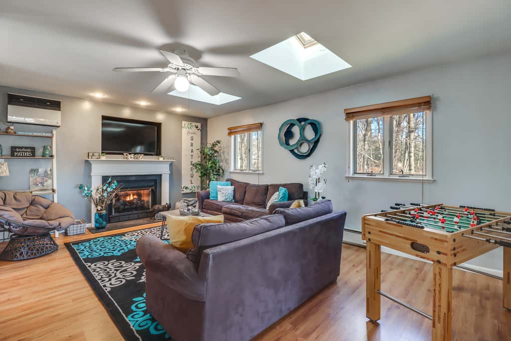 Lake View, Hot Tub, Fire Pit! Poconos Fall Getaway