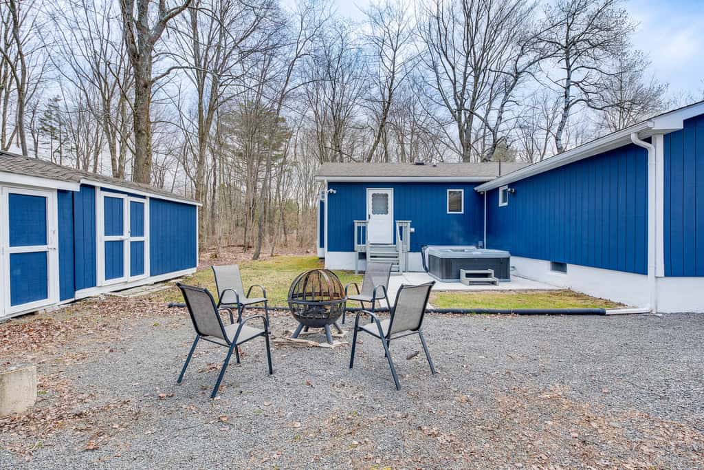 Lake View, Hot Tub, Fire Pit! Poconos Fall Getaway