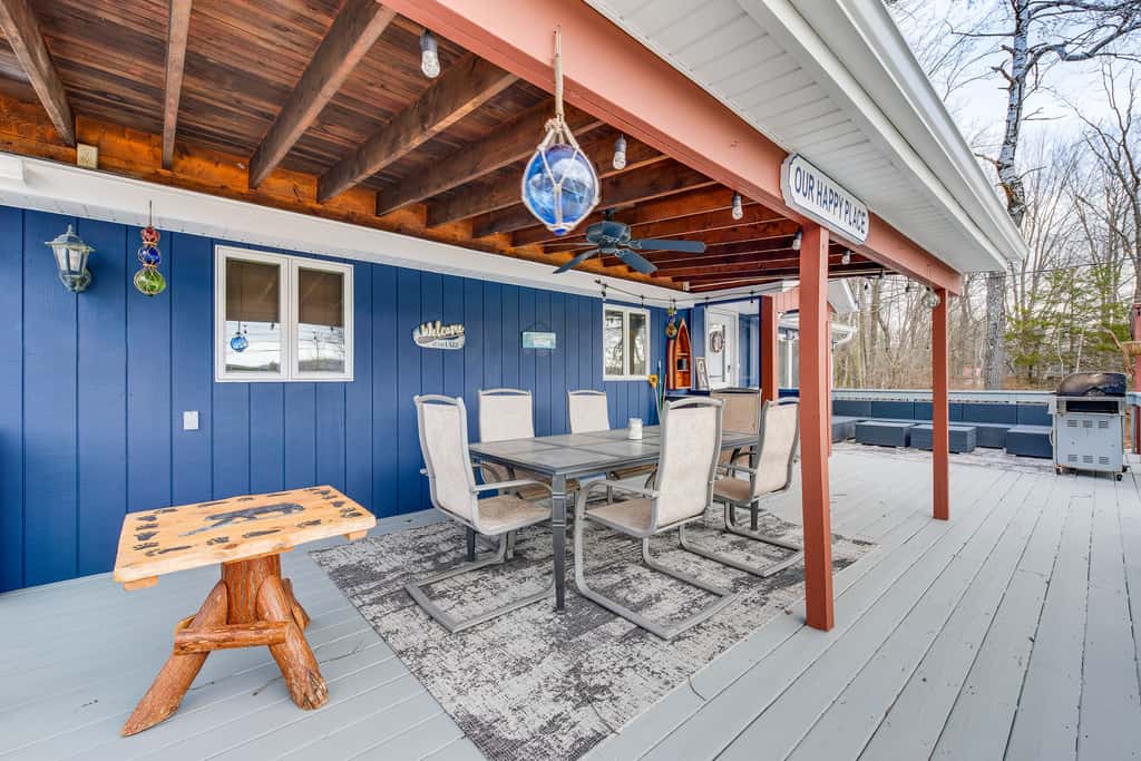 Lake View, Hot Tub, Fire Pit! Poconos Fall Getaway