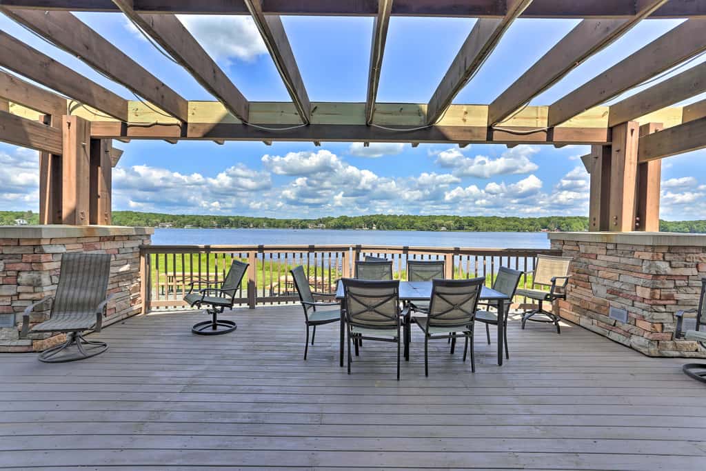 Lake View, Hot Tub, Fire Pit! Poconos Fall Getaway