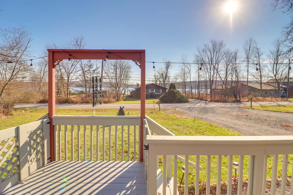 Lake View, Hot Tub, Fire Pit! Poconos Fall Getaway