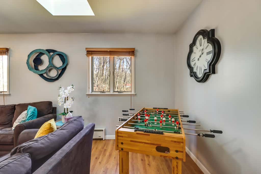 Lake View, Hot Tub, Fire Pit! Poconos Fall Getaway