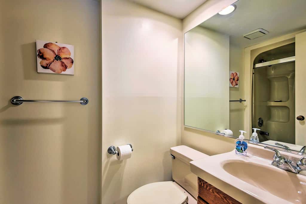 Lake Harmony Condo < 1 Mi to Big Boulder Mountain!