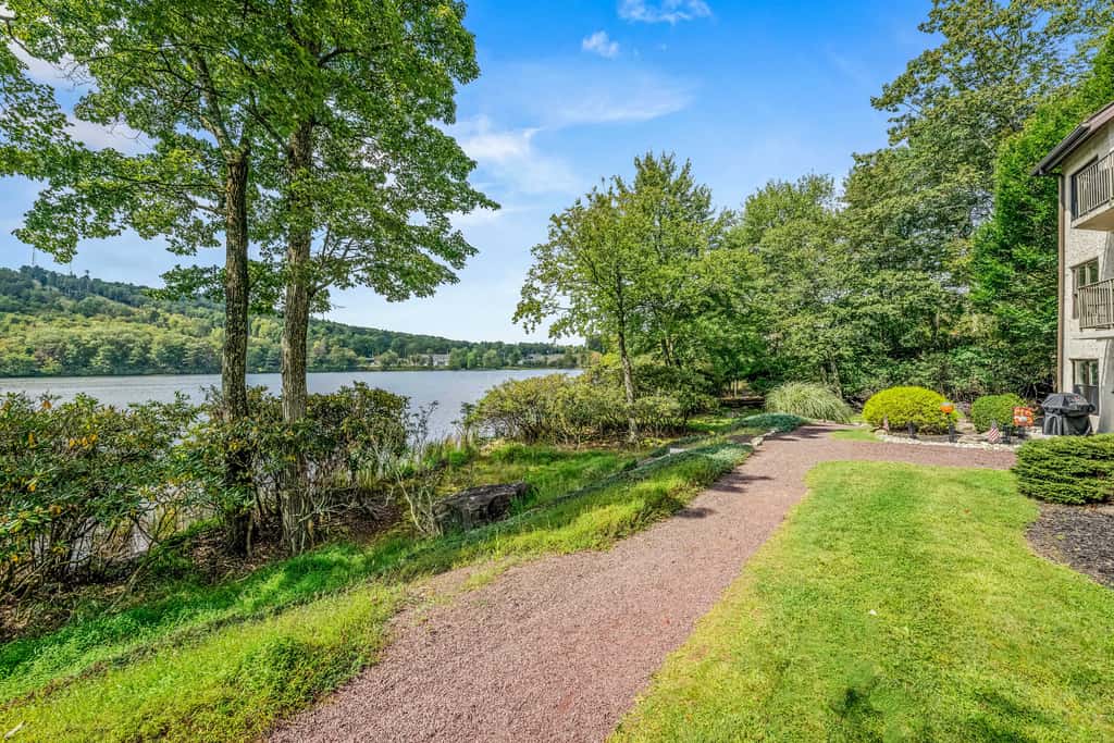 Lake Harmony Condo < 1 Mi to Big Boulder Mountain!
