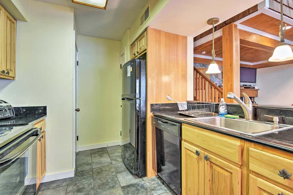 Lake Harmony Condo < 1 Mi to Big Boulder Mountain!