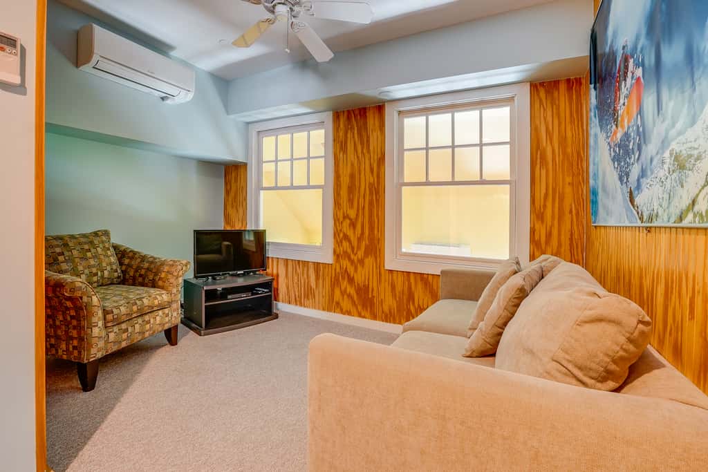 Lake Harmony Condo < 1 Mi to Big Boulder Mountain!