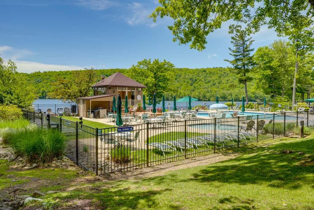 Lake Harmony Condo < 1 Mi to Big Boulder Mountain!