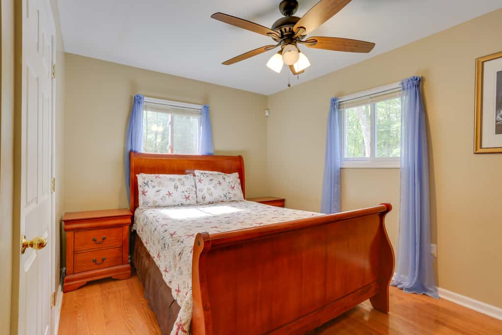 Pools, Hot Tub & More: Bushkill Mountain Getaway!