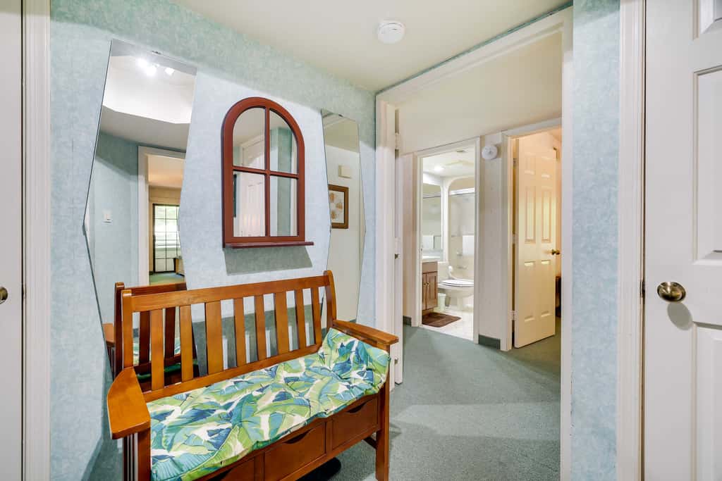 1 Mi to Big Boulder: Lakefront Unit w/ Pool Access