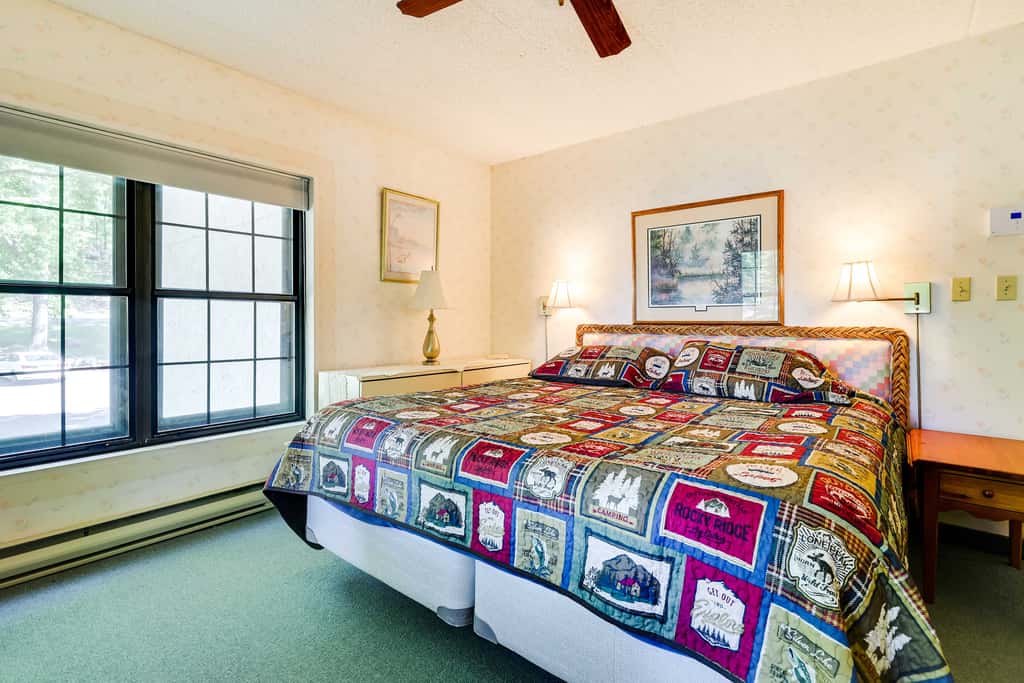 1 Mi to Big Boulder: Lakefront Unit w/ Pool Access