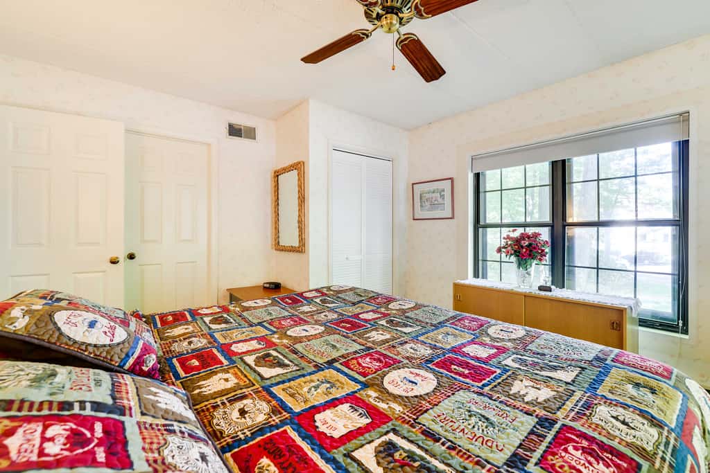 1 Mi to Big Boulder: Lakefront Unit w/ Pool Access