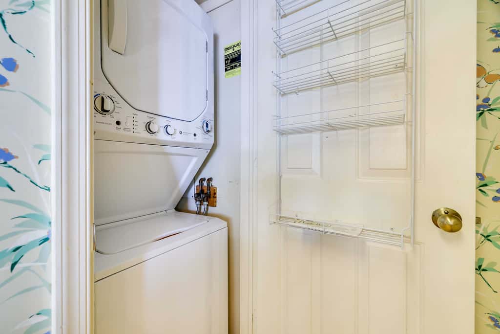 1 Mi to Big Boulder: Lakefront Unit w/ Pool Access