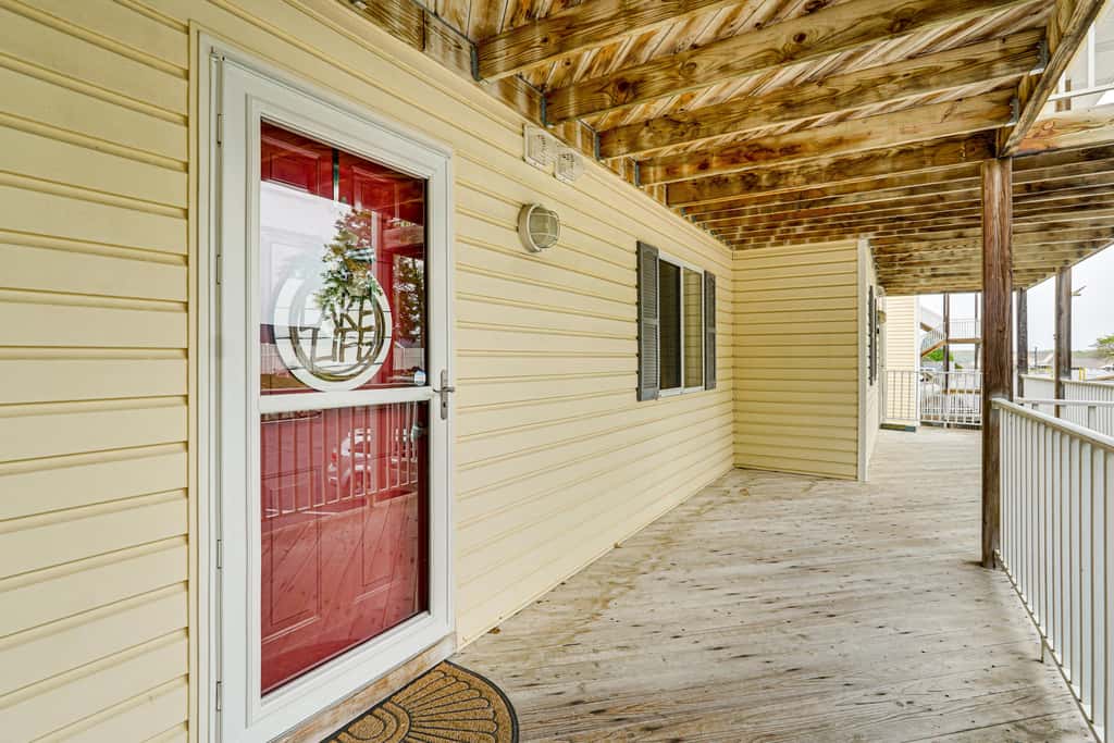 Beach, Boat Slip, Views! Lake of the Ozarks Condo