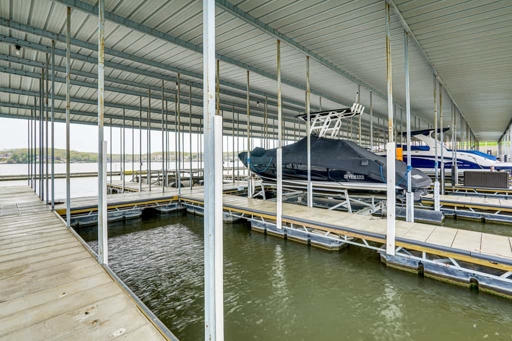 Beach, Boat Slip, Views! Lake of the Ozarks Condo