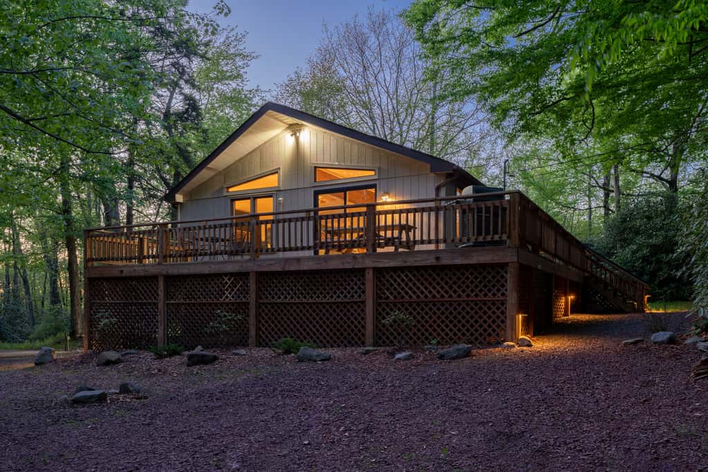 Lake Harmony Estates Home | Fire Pit | Game Room